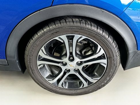 Used 2017 Chevrolet Bolt Premier w/ Driver Confidence II Package image 11