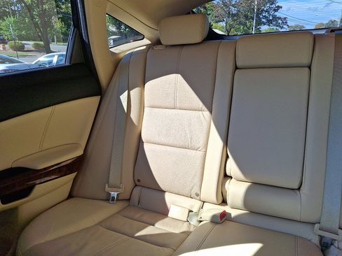Used 2012 Honda Crosstour EX-L image 18