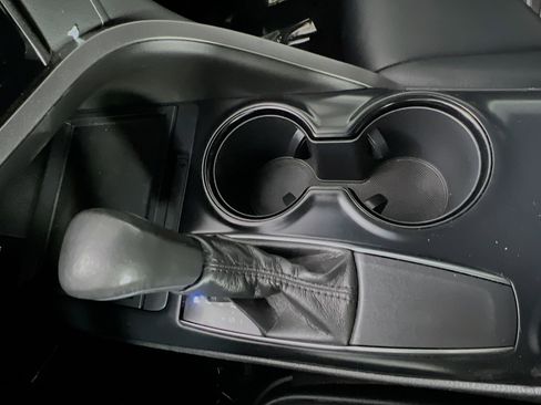 Used 2019 Toyota Camry SE w/ Convenience Package image 25