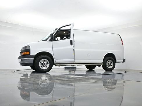 Used 2024 GMC Savana 2500 w/ Driver Convenience Package image 42