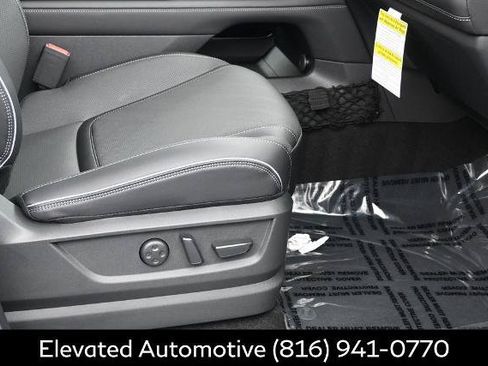 Certified 2026 INFINITI QX80 Luxe w/ Cargo Package AWD/4WD image 7
