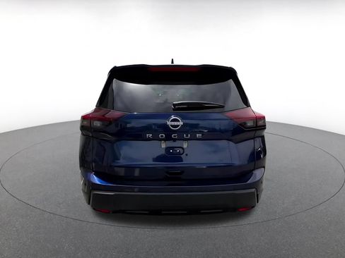 Used 2025 Nissan Rogue SV FWD image 12