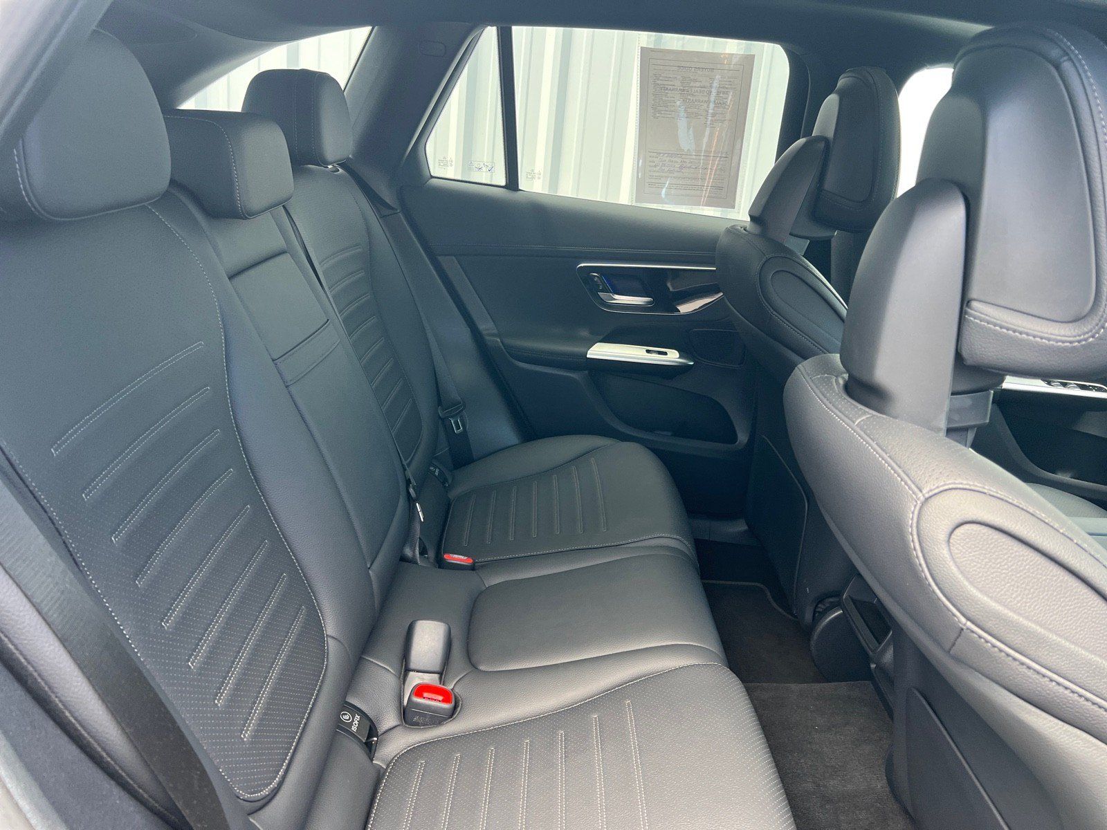 Used 2026 Mercedes-Benz GLC 300 4MATIC image 23