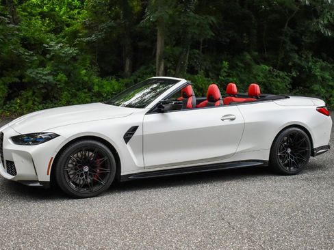 Used 2022 BMW M4 xDrive Competition AWD/4WD image 3