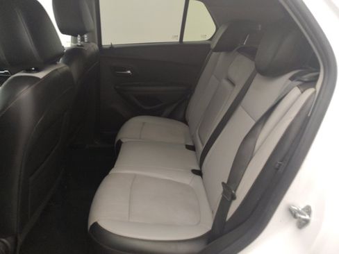 Used 2021 Chevrolet Trax LT FWD image 18