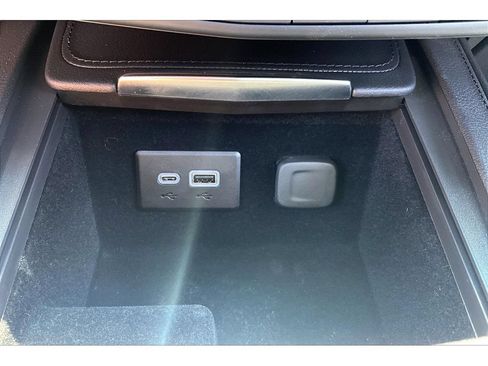 Used 2025 Cadillac XT4 Sport AWD/4WD image 16