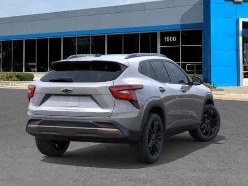 New 2026 Chevrolet Trax ACTIV w/ Sunroof Package FWD image 4