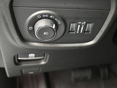 Used 2025 Jeep Grand Cherokee Limited w/ Black Appearance Package RWD image 20