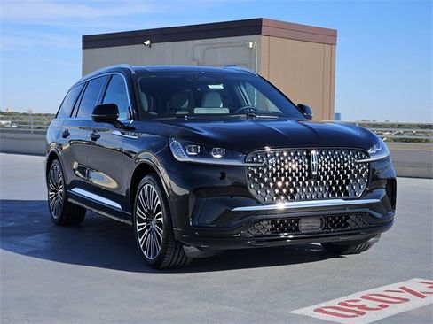 New 2026 Lincoln Aviator Black Label w/ Dynamic Handling Package image 3
