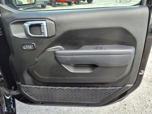 Used 2024 Jeep Wrangler Sport S image 13