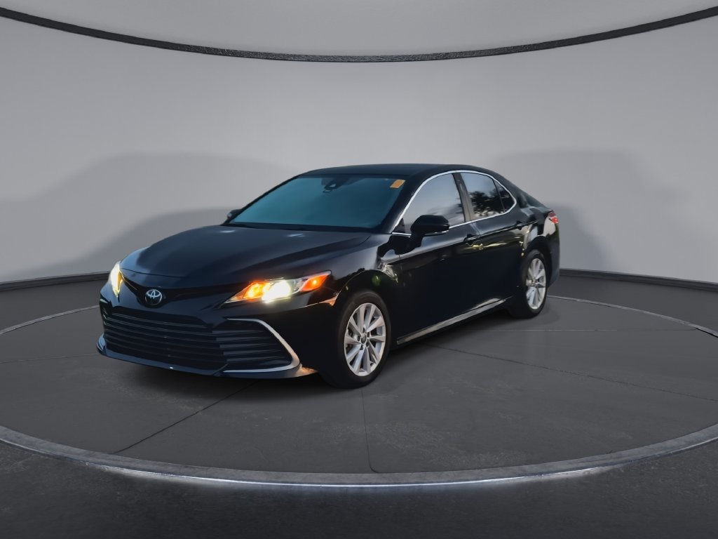 Used 2024 Toyota Camry LE w/ Convenience Package FWD image 4