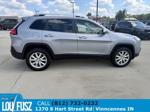 Used 2016 Jeep Cherokee Limited AWD/4WD image 8