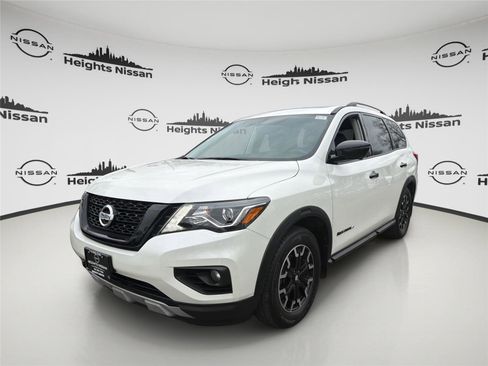 Used 2020 Nissan Pathfinder SL image 1