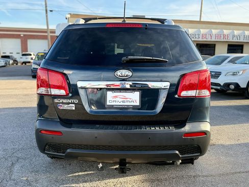 Used 2012 Kia Sorento LX w/ Convenience Pkg image 5