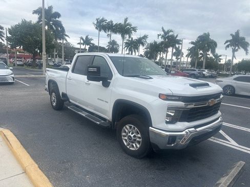 Used 2025 Chevrolet Silverado 2500 LT w/ Convenience Package image 3