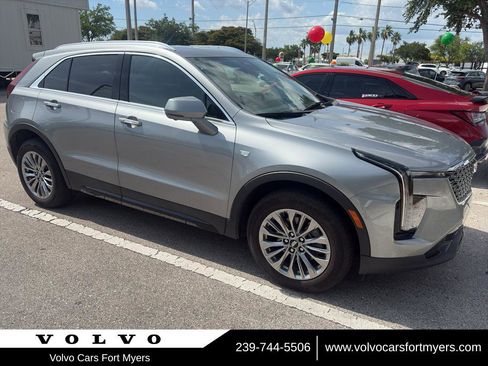 Used 2025 Cadillac XT4 Premium Luxury FWD image 1