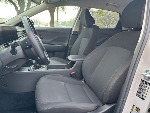 Used 2025 Hyundai Kona SEL image 21