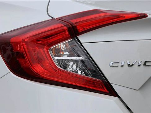 Used 2019 Honda Civic EX image 11