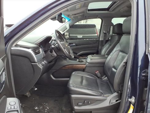 Used 2018 Chevrolet Suburban LT w/ LT Signature Package image 18