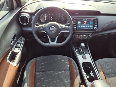 Used 2024 Nissan Kicks SR w/ Interior Electronics Package FWD image 17
