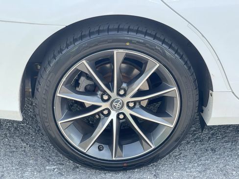 Used 2015 Toyota Camry XSE FWD image 16