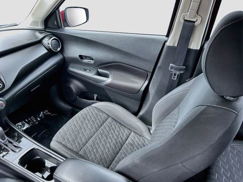 Certified 2024 Nissan Kicks SV FWD image 5