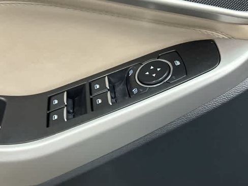 Used 2023 Ford Explorer XLT AWD/4WD image 20