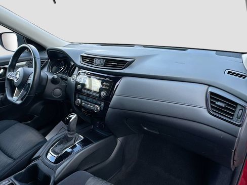 Used 2017 Nissan Rogue SV FWD image 34
