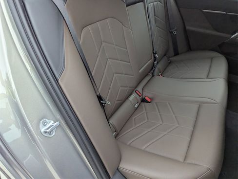 Used 2026 BMW i5 eDrive40 image 21