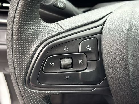 Used 2025 Buick Envista Preferred FWD image 16