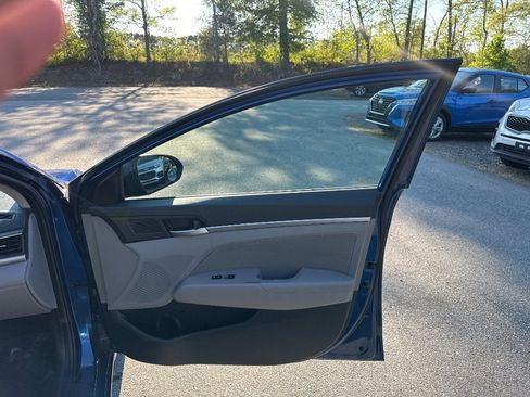 Used 2019 Hyundai Elantra SEL image 21