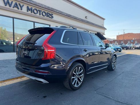 Used 2017 Volvo XC90 T6 Momentum w/ Vision Package image 3