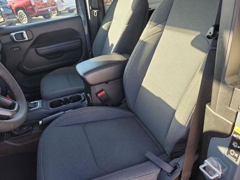 Used 2024 Jeep Wrangler Sport S image 21