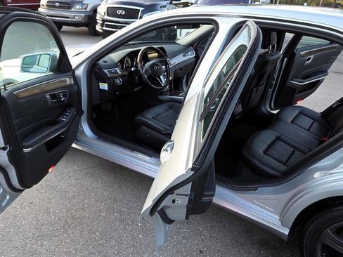 Used 2014 Mercedes-Benz E 350 4MATIC Sedan image 24