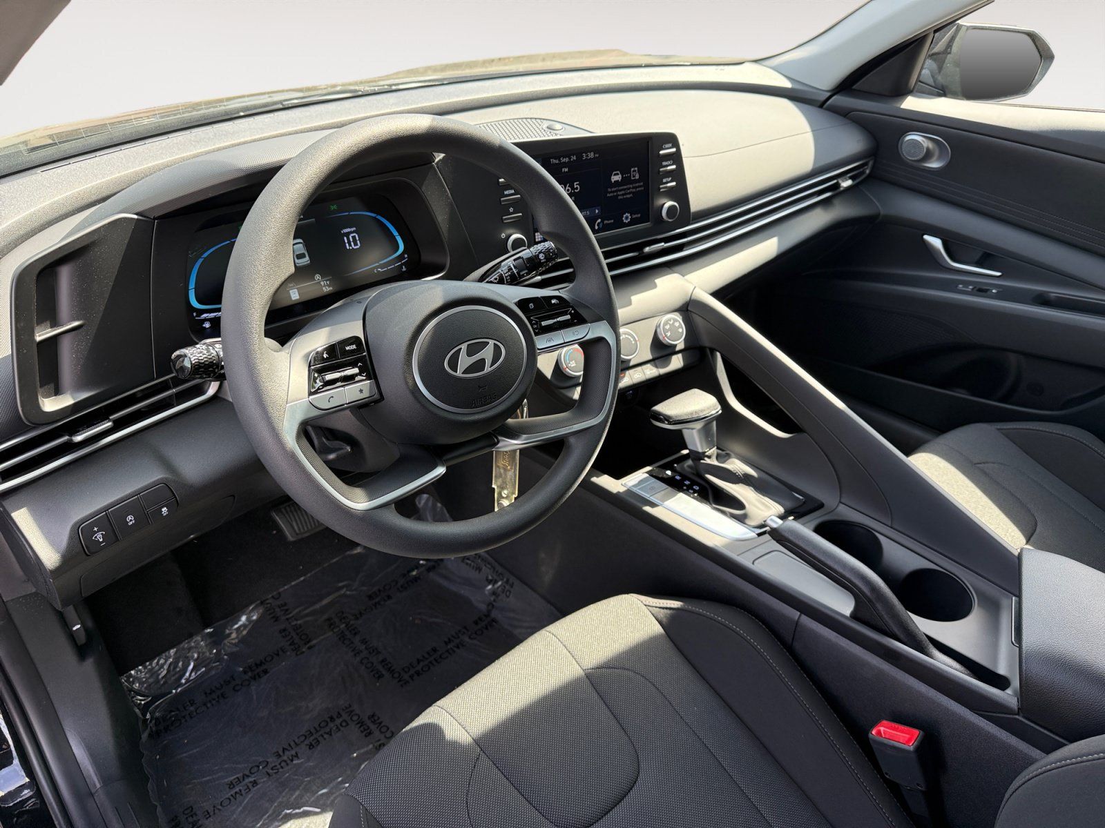 Certified 2026 Hyundai Elantra SE FWD image 15