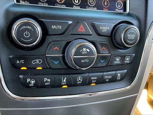Used 2018 Jeep Grand Cherokee Overland AWD/4WD image 18