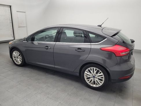 Used 2018 Ford Focus Titanium w/ Titanium Technology Package FWD image 3