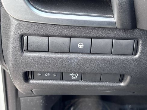 Used 2023 Nissan Rogue SV FWD image 20