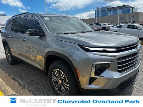 New 2026 Chevrolet Traverse LT w/ Driver Confidence Package FWD image 6