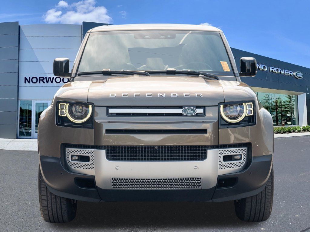 Used 2024 Land Rover Defender 110 S AWD/4WD image 2