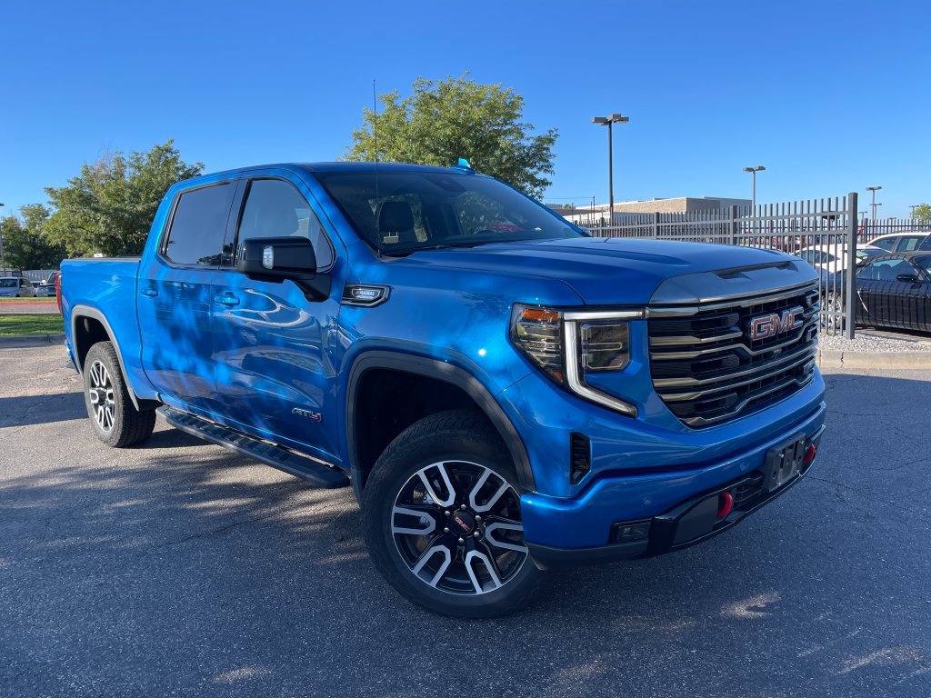 Used 2024 GMC Sierra 1500 AT4 w/ Technology Package AWD/4WD image 1