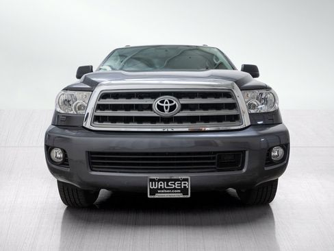 Used 2017 Toyota Sequoia Platinum AWD/4WD image 2