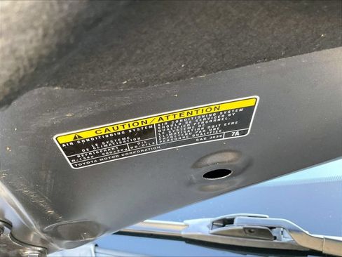 Used 2017 Toyota Sienna LE w/ Outdoor Package FWD image 34