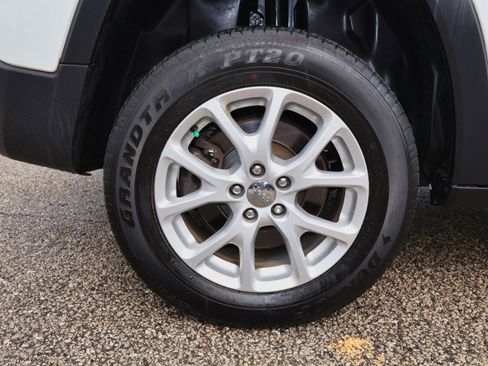 Used 2014 Jeep Cherokee Latitude w/ Comfort/Convenience Group image 30