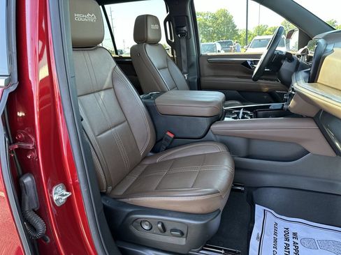 Used 2025 Chevrolet Tahoe High Country w/ Sun And Tow Package AWD/4WD image 33
