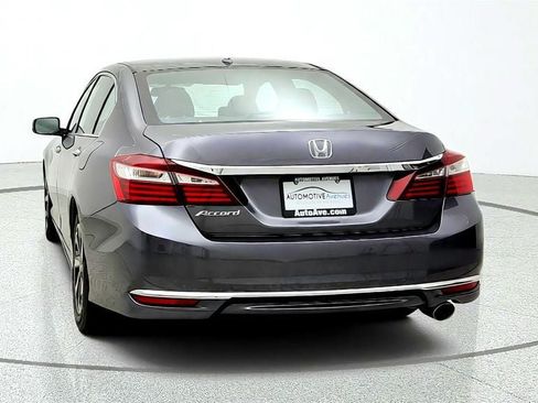 Used 2017 Honda Accord EX-L image 6
