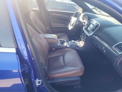 Used 2019 Chrysler 300 Limited image 10