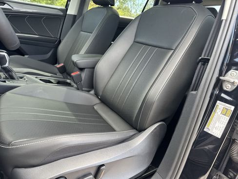 Certified 2023 Volkswagen Tiguan SE w/ Panoramic Sunroof Package FWD image 22
