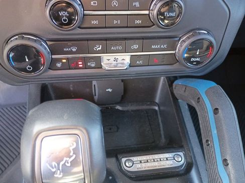 Used 2022 Ford Bronco Wildtrak image 14