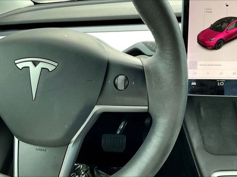 Used 2021 Tesla Model Y 2WD image 12